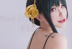 花リリ(Plant Lily)的纯白图像，真的是无处不在的干净。